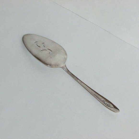 1950's Vintage Silvery Tulip Silver Plate Pie Cake Server Lifter Cottagecore - Picture 4 of 6